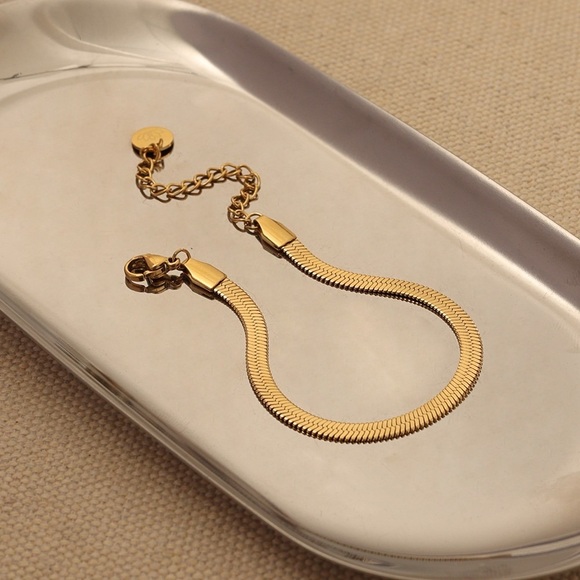 Inner Harmoni 18K Gold Plated Herringbone Elegant Gold Bracelet - Picture 2 of 3